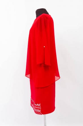 
Оригинальное платье Lazzuri красного цвета с перфорацией на юбке, производство . . фото 3