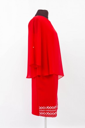 
Оригинальное платье Lazzuri красного цвета с перфорацией на юбке, производство . . фото 4