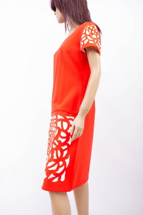 
Оригинальное платье Ayla Bayer красного цвета с белыми элементами, производство. . фото 3