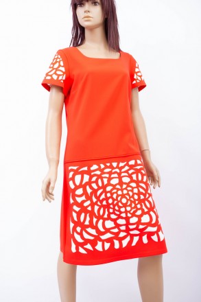 
Оригинальное платье Ayla Bayer красного цвета с белыми элементами, производство. . фото 2