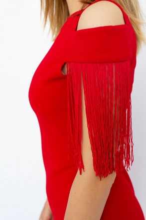 
Стильное платье Shefly красного цвета с ниточками на плечах. Ткань плотная, тян. . фото 6