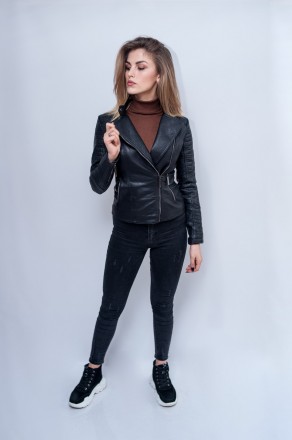 Крутая куртка косуха Silunu классического черного цвета. Материал куртки плотный. . фото 2