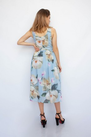 
Повседневное платье Lilium летней цветочной расцветки. Ткань платья легкая, воз. . фото 5