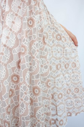 
Повседневное платье Espiga с оригинальным абстрактным узором. Ткань платья легк. . фото 6