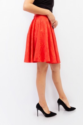 
Расклешенная юбка красного цвета, производство Турция. Ткань плотная, без подкл. . фото 3