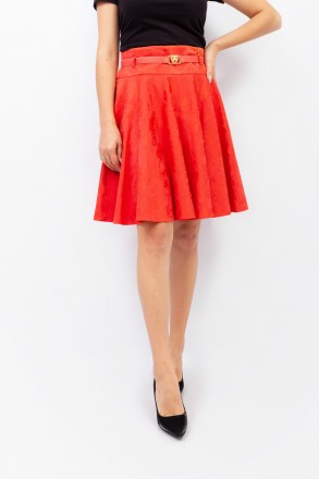 
Расклешенная юбка красного цвета, производство Турция. Ткань плотная, без подкл. . фото 2