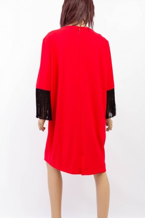 
Оригинальное платье Miss Lilium красного цвета с черными кисточками на рукавах,. . фото 4