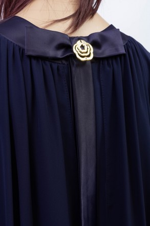 
Оригинальное платье Korakor синего цвета шифоновой вшитой накидкой, производств. . фото 7