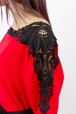 
Оригинальное платье Lazzuri красного цвета с черными элементами, производство Т. . фото 5