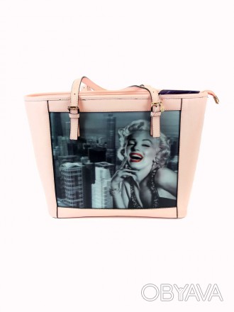 
Небольшая классическая женская сумочка розового цвета с фотографией Marilyn Mon. . фото 1