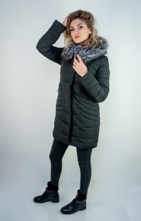 
Черная женская куртка с натуральным мехом чернобурки на капюшоне. Куртка плотна. . фото 6