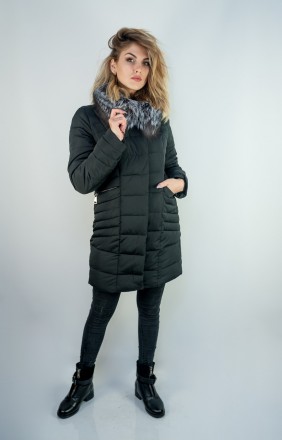 
Черная женская куртка с натуральным мехом чернобурки на капюшоне. Куртка плотна. . фото 5