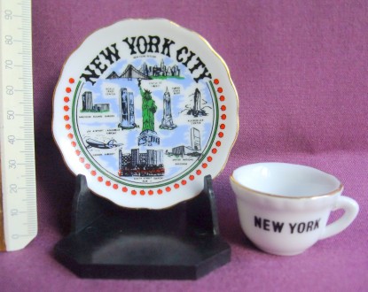Тарелочка NEW YORK CITI + кружечка. 
Сувенир из Нью- Йорка.
Целая. Новая. 
Со. . фото 5