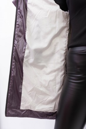 
Легкая демисезонная куртка коричневого цвета, с меховыми вставками на карманах.. . фото 7