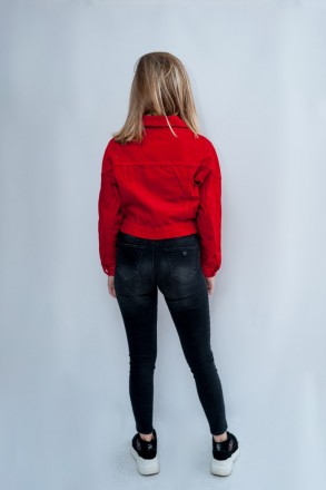 
Легкая демисезонная джинсовая куртка Gesvages красного цвета. Куртка свободного. . фото 5