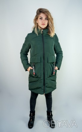 
Стильная женская куртка средней длины, зеленого цвета комбинированная черной фу. . фото 1