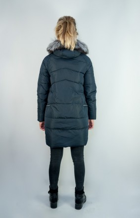 
Классическая женская куртка средней длины синего цвета с декоративными молниями. . фото 5