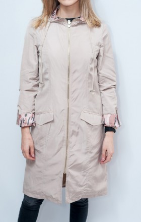 
Плащ-пальто бежевого цвета, комбинированное камуфлированной внутренней частью к. . фото 3