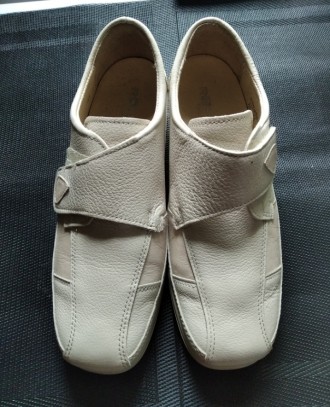 Красивые светло бежево белые ботинки, 41 размер, натуральная кожа,новые , в носк. . фото 4