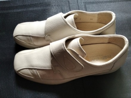 Красивые светло бежево белые ботинки, 41 размер, натуральная кожа,новые , в носк. . фото 2