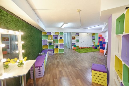 Детское пространство"BananaDay" - это зона с мягким ковер, игрушками и. Левобережный массив. фото 2