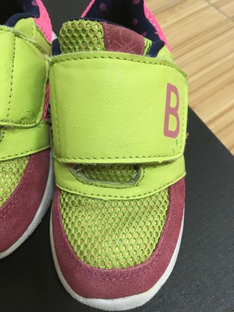 Брендовые кроссовки на девочку Benetton.  На одной липучке. . Легкие, удобные. Н. . фото 3
