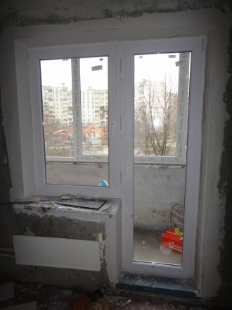 Балконний блок - це балконні двері з вікном, що монтуються в одну конструкцію і . . фото 7