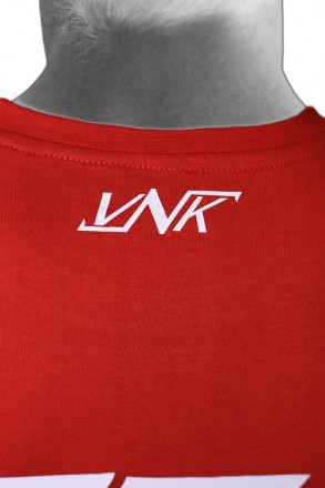 Футболка VNK Red
Комфортна, стильна і практична футболка VNK Red виконана з 100%. . фото 6
