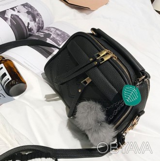 
Мини сумочка с меховым брелком
 Характеристики:
Материал: качественная ПУ кожа,. . фото 1