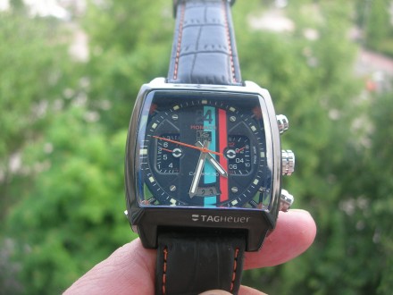 Легендарные часы Tag Heuer Monaco 24 Calibre 36. Вишневе. фото 1 Легендарные часы Tag Heuer Monaco 24 Calibre 36. Вишневе. фото 1