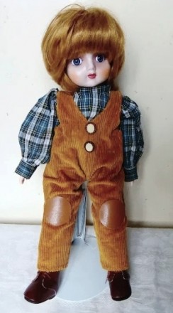 Продается  новая  кукла ,  для коллекции . Это красивая кукла,  девочка в полуко. . фото 2