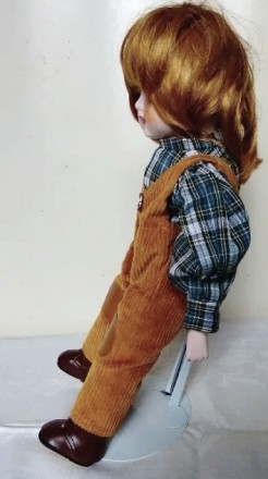 Продается  новая  кукла ,  для коллекции . Это красивая кукла,  девочка в полуко. . фото 3