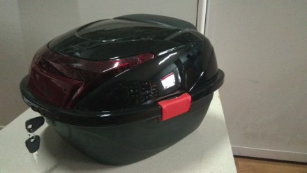Продам кофр багажник пластиковый очень прочный на один шлем без площадки со спин. . фото 3