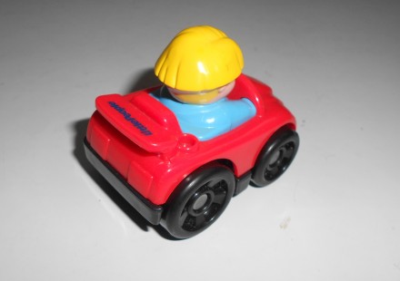 Маленькая прочная пластиковая машинка с водителем Little People  Fisher Price Me. . фото 7