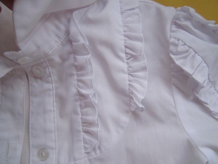 Красивая  качественная  нарядная  блузка, рубашка  в  школу, на 7-9 лет .
ПОГ  . . фото 4