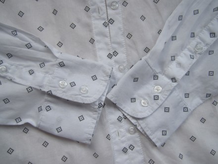 Качественная  тонкая  хлопковая  рубашка, р.42, C&A.
Цвет-белый с черным.
. . фото 8