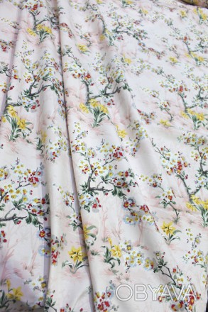 Декоративная ткань ветка с цветами на розовом фоне. Ширина ткани 180 см, высота . . фото 1
