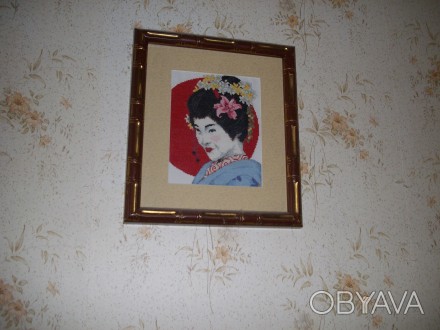 Вышитая крестиком картина , изображена японка  "гейша". Размер 34х30 см. Картина. . фото 1
