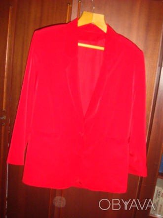 Продам пиджак ярко-красного цвета размер 46-48, сочный ярко-красный цвет, в отли. . фото 1