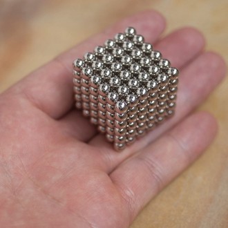 Неокуб ( Neocube)- это куб, состоящий из 216 сильно намагниченных шариков из спл. . фото 4