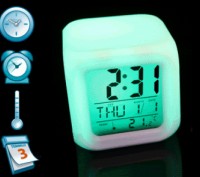 Цифровые светодиодные часы с ЖК-дисплеем и будильником, с изменяющимися цветами,. . фото 5