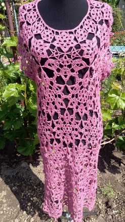 Очень красивое вязаное мягкое ажурное платье из мотивов нежного розового цвета. . . фото 2