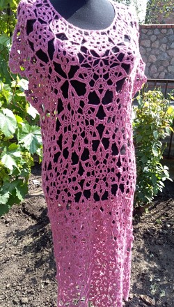Очень красивое вязаное мягкое ажурное платье из мотивов нежного розового цвета. . . фото 4