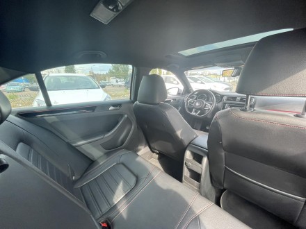 2015 Volkswagen Jetta GLI – это компактный седан С-класса. Jetta построена. . фото 10