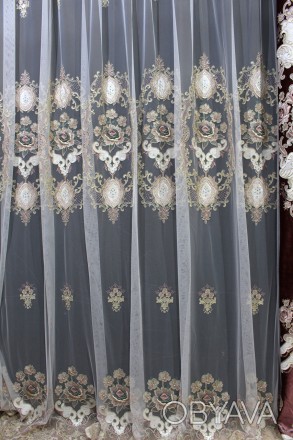  
Тюль от турецкого производителя с красивой вышивкой - купоны с розой по центру. . фото 1