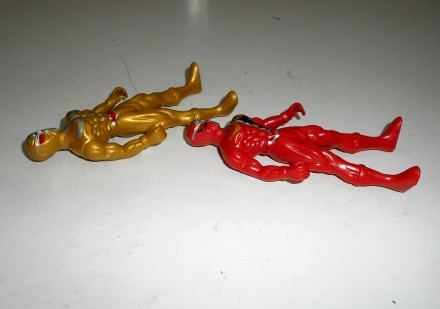Две пластиковые фигурки Могучие Рейнджеры Power Rangers  
Цена за одну.
Высота. . фото 6