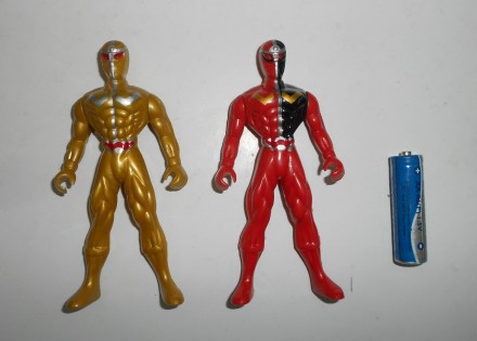 Две пластиковые фигурки Могучие Рейнджеры Power Rangers  
Цена за одну.
Высота. . фото 5