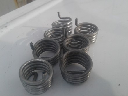 Продам пружины противовесов бака Arisтоn Titanium. Дніпро. фото 1 Продам пружины противовесов бака Arisтоn Titanium. Дніпро. фото 1