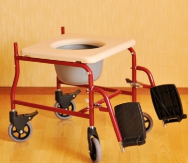 Кресло-туалет предназначено для больных и инвалидов с частичной утратой функций . . фото 4