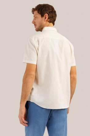 Лёгкая рубашка с короткими рукавами – обязательный элемент мужского летнег. . фото 3
